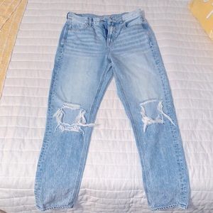 American Eagle Mom Jeans Size 4 Light wash